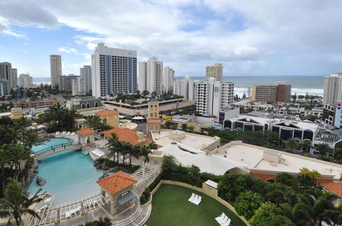 Chevron Renaissance - HR Surfers Paradise - Perths Hotel 29