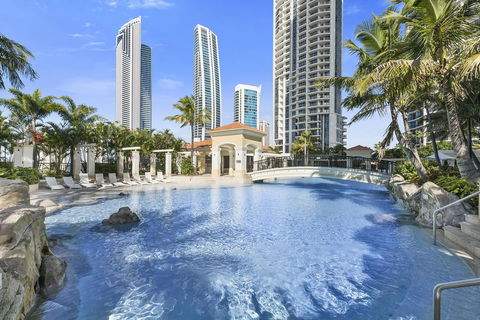 Chevron Renaissance - HR Surfers Paradise - Perths Hotel 1