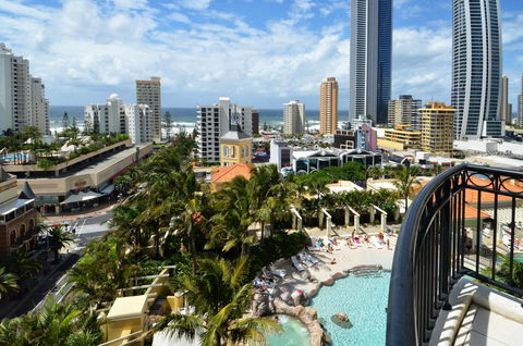 Chevron Renaissance - HR Surfers Paradise - Perths Hotel 30