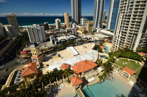 Chevron Renaissance - HR Surfers Paradise - Perths Hotel 25