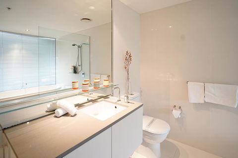 Circle On Cavill Surfers Paradise Apartments-Holiday Paradise - Perths Hotel 0
