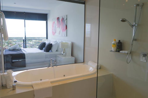 Circle On Cavill Surfers Paradise Apartments-Holiday Paradise - Perths Hotel 4