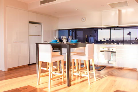 Circle On Cavill Surfers Paradise Apartments-Holiday Paradise - Perths Hotel 17