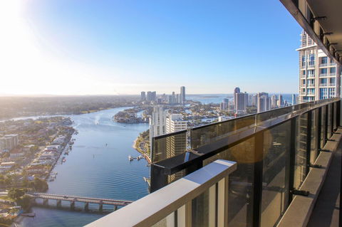 Circle On Cavill Surfers Paradise Apartments-Holiday Paradise - Perths Hotel 15