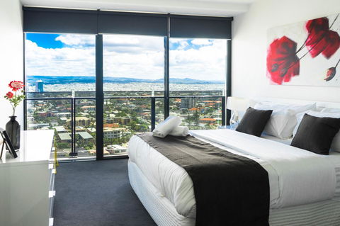 Circle On Cavill Surfers Paradise Apartments-Holiday Paradise - Perths Hotel 3