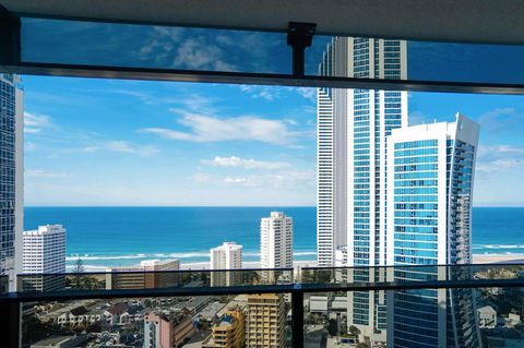 Circle On Cavill Surfers Paradise Apartments-Holiday Paradise - Perths Hotel 20