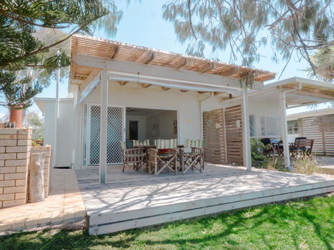 Watson Street 29, Currimundi - Perths Hotel 1