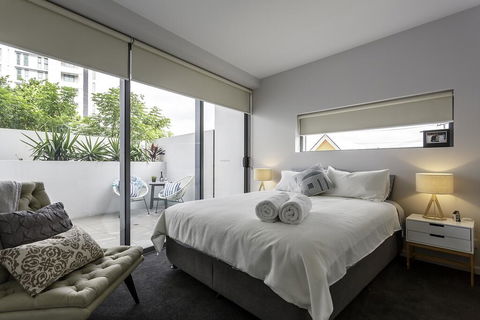 Well-Appointed 3 Bedroom, 2 Bath, Parking & Pool - Perths Hotel 3
