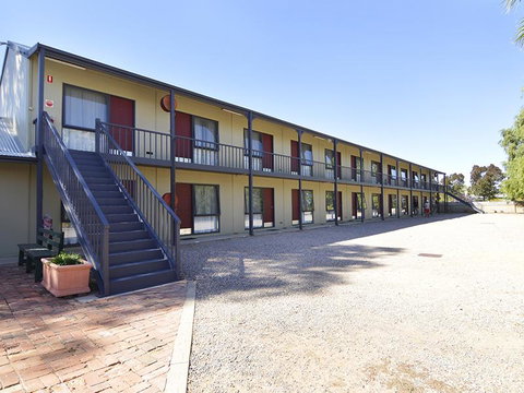 Wentworth Central Motor Inn - Perths Hotel 2