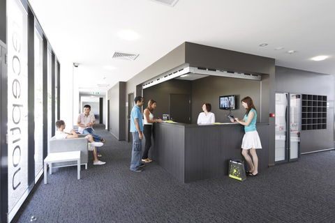 Western Sydney University Village - Parramatta - Perths Hotel 1