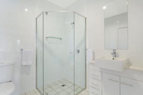 Wharf Apartment Unit 15 - Perths Hotel 2