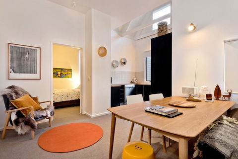 Whiskey Flat 2 - Perths Hotel 2