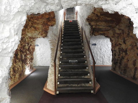White Cliffs Underground - Perths Hotel 2