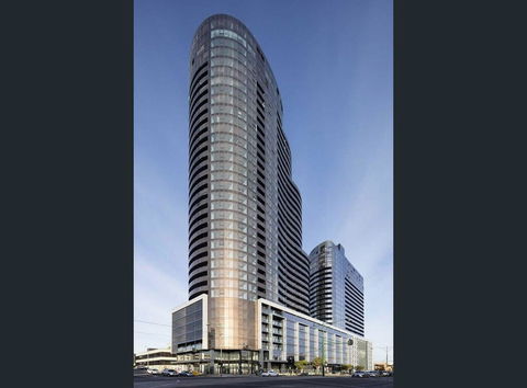Whitehorse Tower - Perths Hotel 0