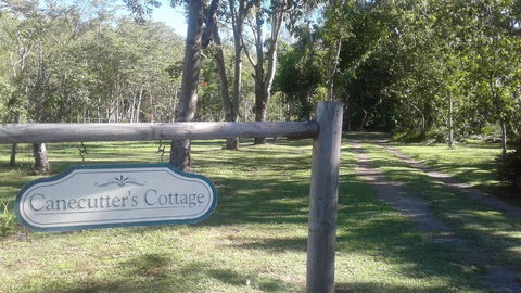 Whitsunday Cane Cutters Cottage - Perths Hotel 1