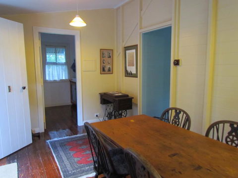 Whitsunday Cane Cutters Cottage - Perths Hotel 3
