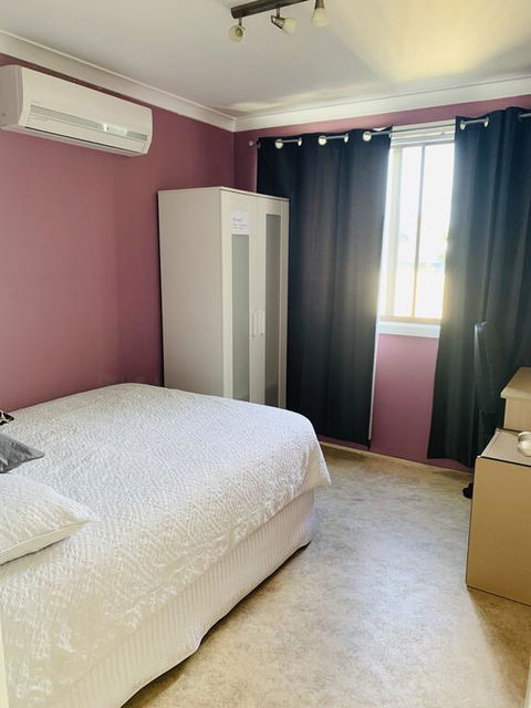 Willetton Homestays - Perths Hotel 3