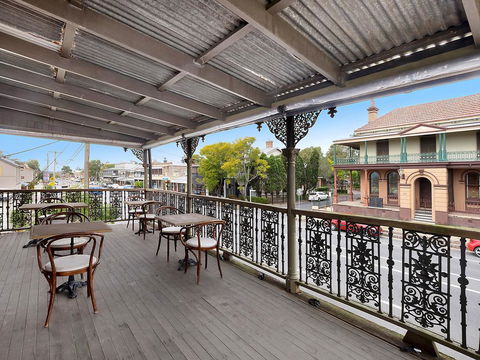William Arnott Hotel - Perths Hotel 1