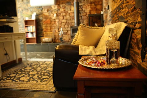 William Hunt's Retreat - Redwood Studio - Perths Hotel 1