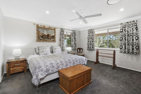 WINDARRI - Perths Hotel 1