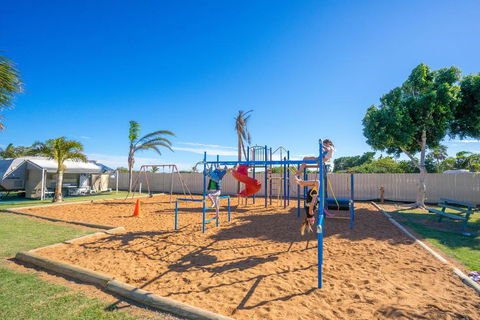 Wintersun Caravan And Tourist Park - Perths Hotel 3