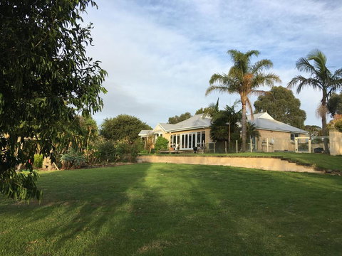 Wonderland Hobby Farm - Perths Hotel 0