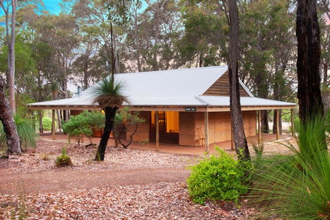 Woodstone Grass Tree Cottage - Perths Hotel 0