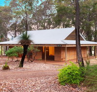 Woodstone Grass Tree Cottage - Perths Hotel