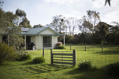 Woongara Cottage - Pet Friendly Country Retreat - Perths Hotel 0