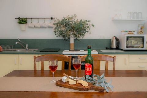 Woongara Cottage - Pet Friendly Country Retreat - Perths Hotel 2