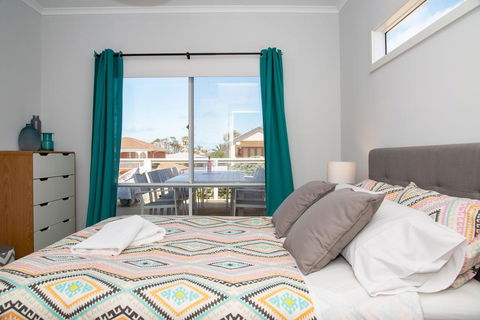 Xanadu - Aldinga Beach - Perths Hotel 2