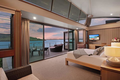Yacht Club Villa 33 - Serenity - 4 Bedroom 4 Bathroom House Ocean Views 2 Buggies - Perths Hotel 0