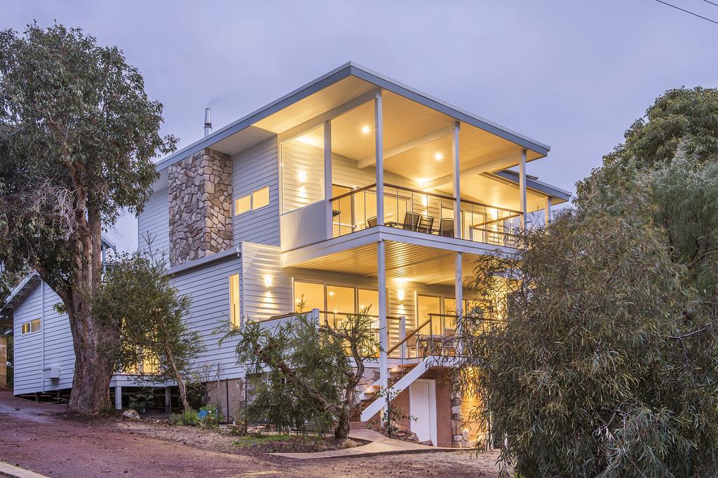 Dunsborough WA Perths Hotel