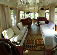 Yamba Hinterland bush retreat - Vintage bus stay - Perths Hotel