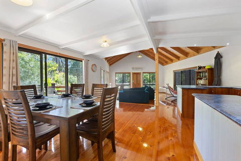 YARRABEE - The Perfect Getaway! - Perths Hotel 0
