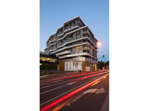 Yarra River Luxury 1BD Apartment - Perths Hotel 2