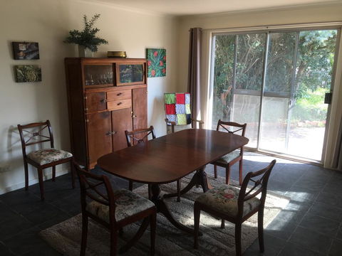 Yarram Cottage: Art And Accommodation - Perths Hotel 3