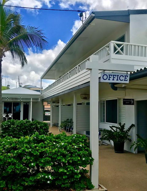 Yeppoon Surfside Motel - Perths Hotel 3