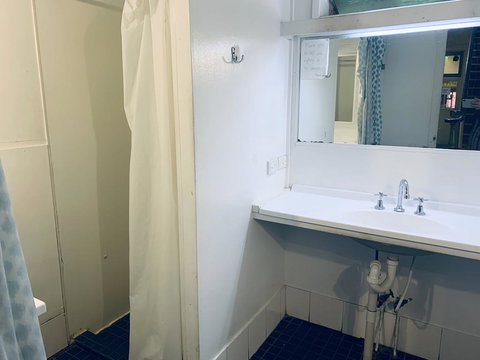 Yellow Submarine Backpackers - Perths Hotel 1