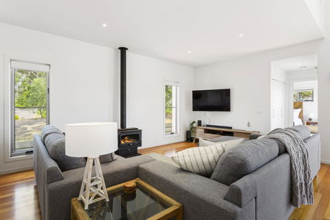 YOU, ME AND THE SEA - BLAIRGOWRIE - Perths Hotel 1