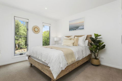 YOU, ME AND THE SEA - BLAIRGOWRIE - Perths Hotel 3