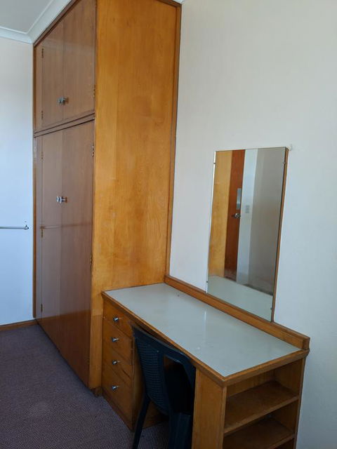 Young Budget Accommodation - Perths Hotel 1