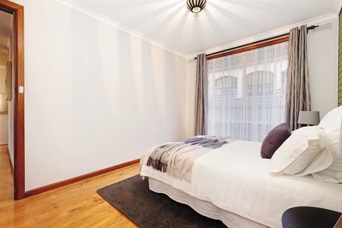 Your Ballarat Home - Perths Hotel 3