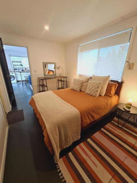 1 Bedroom Self-contained Apartment In Lalor - Perths Hotel 0