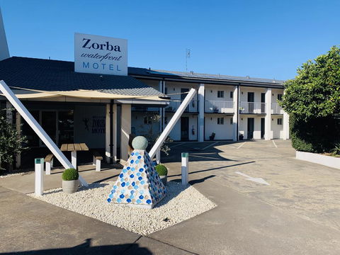 Zorba Waterfront Motel - Perths Hotel 0