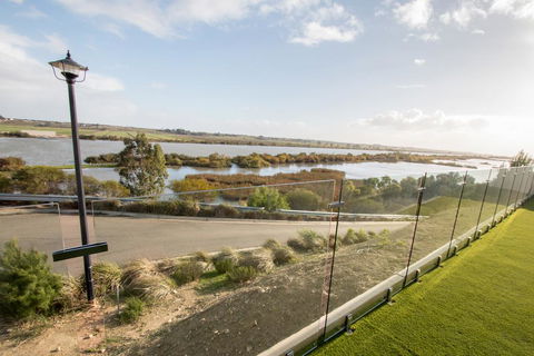 Serenity And Sweeping Murray River Views - Perths Hotel 0