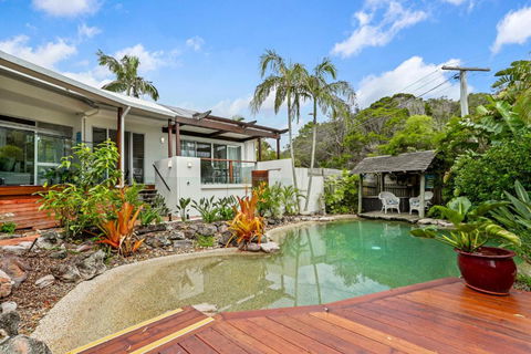 A Tropical Family Oasis In Sunshine Beach - Perths Hotel 2