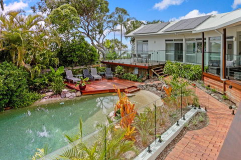 A Tropical Family Oasis In Sunshine Beach - Perths Hotel 4