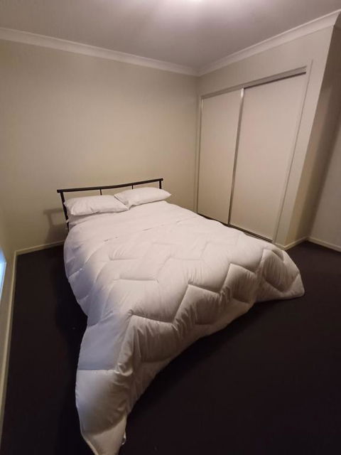 A Beautiful And Spacious Home - Perths Hotel 3
