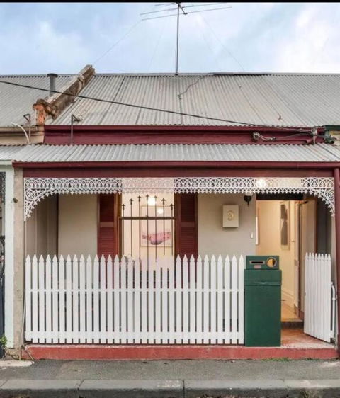 A Beautiful Terrace House With Parking & Courtyard - Perths Hotel 0